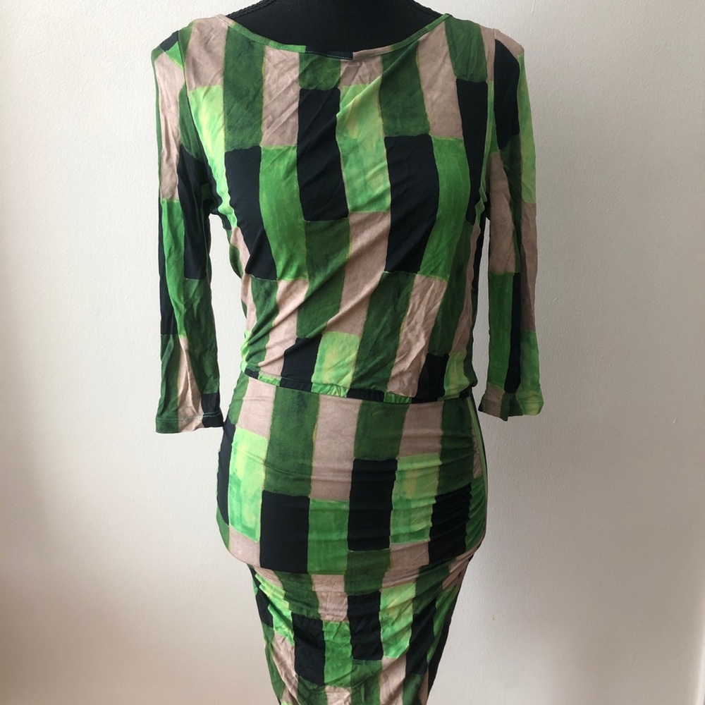Sexy back fun print dress!